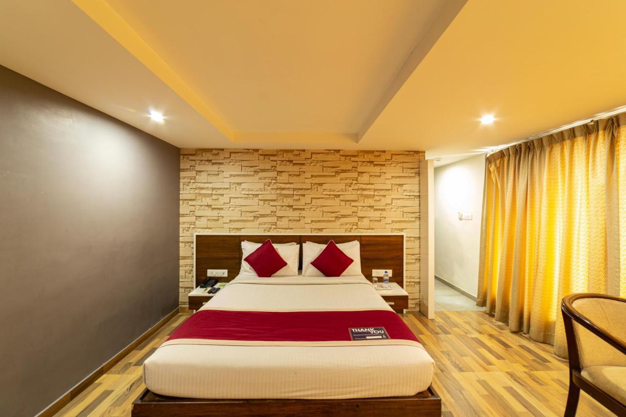 Icon Business Hotel By Bhagini Bangalore Buitenkant foto